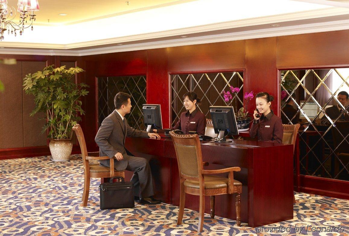 Shenyang Rich Gate Hotel Интерьер фото